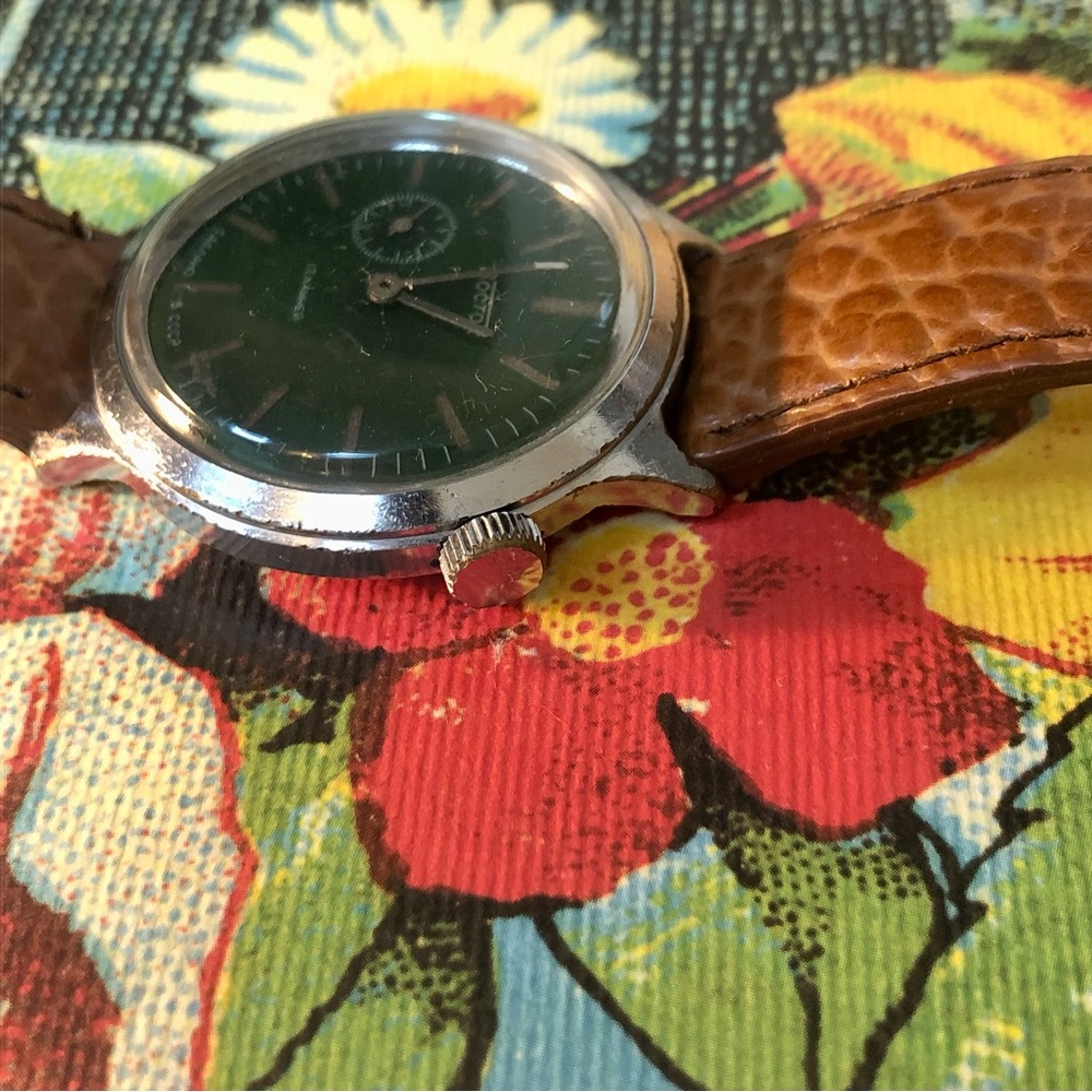 Vintage Mechanical Soviet Watch - Picture 5 of 5